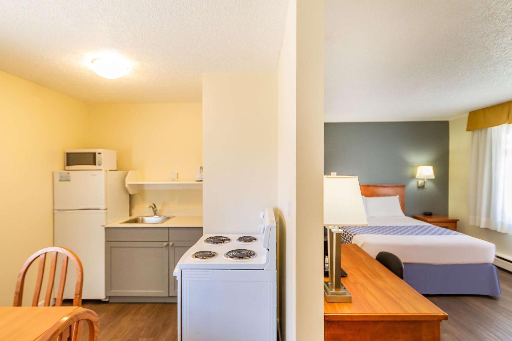 Econo Lodge Inn & Suites University Calgary Luaran gambar