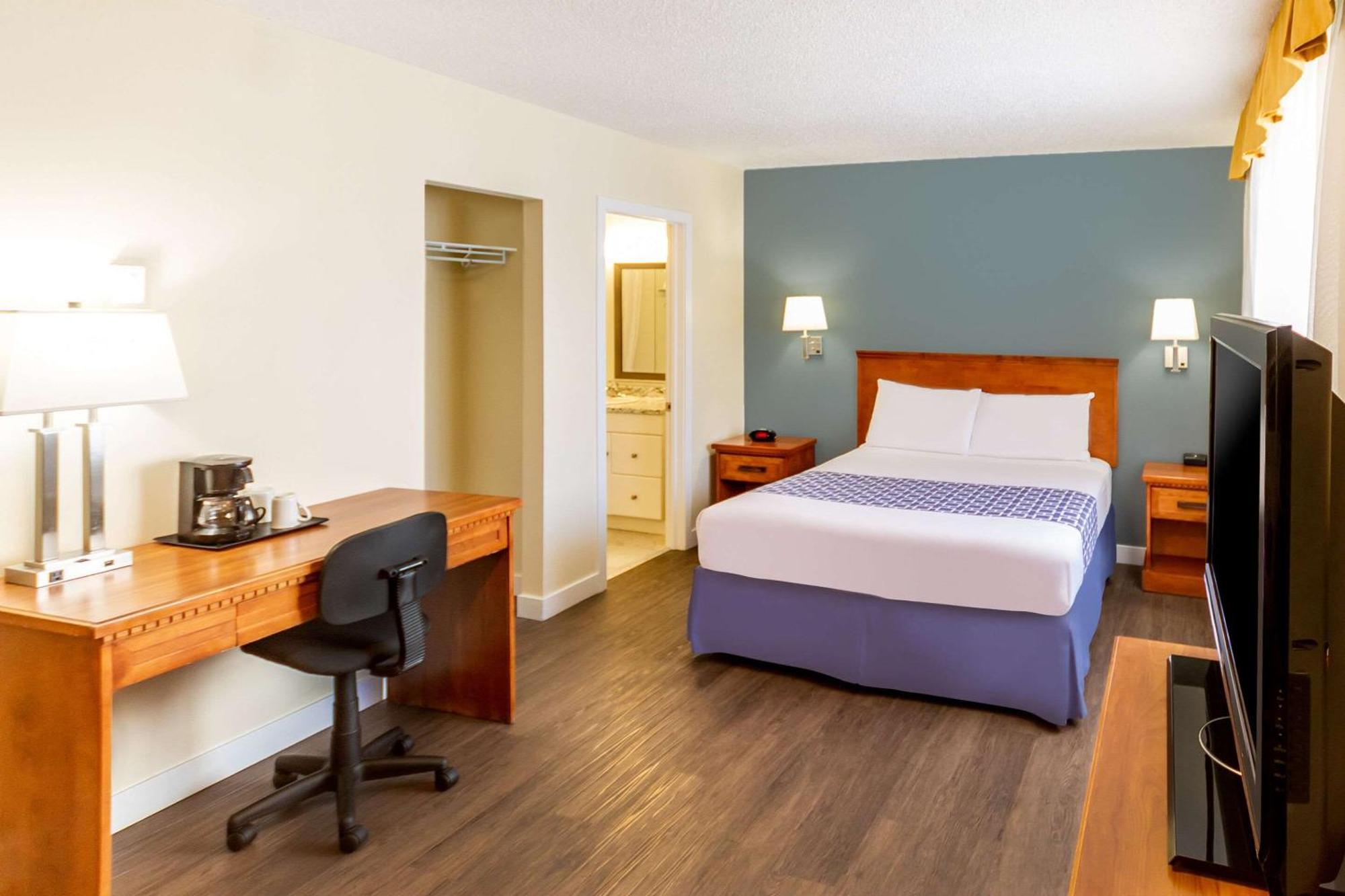 Econo Lodge Inn & Suites University Calgary Luaran gambar