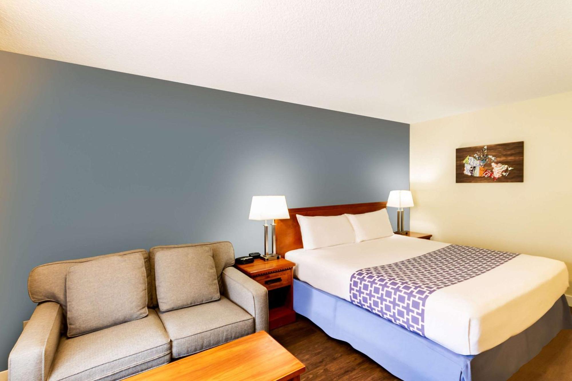 Econo Lodge Inn & Suites University Calgary Luaran gambar